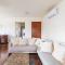 Warm Residence in the heart of the City Center - Balcony & view