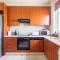 Warm Residence in the heart of the City Center - Balcony & view