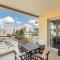 Warm Residence in the heart of the City Center - Balcony & view