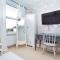 Restful and Cosy 4 Bed Home Minutes from the Beach