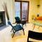 Couture Themed 3 Bedroom in Prime Spot with Patio, Parking, Fireplace, Pets Welcome - Chicago