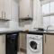 Parea Living - Leytonstone, 2-Bedroom Serviced Apartment, Free Parking, Remote Working - Londýn