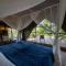 Parsons Hilltop Safari Camp - Balule Game Reserve