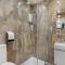 Modern city centre studio apartment