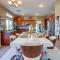 Luxe Henderson Retreat with Pool - 13 Mi to Strip! - لاس فيغاس