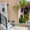Belmont Shore Beach Bungalow, 2 min walk to town!