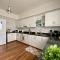 VISTA PLAZA - Exceptional Location