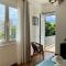 VISTA PLAZA - Exceptional Location