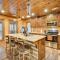 Broken Bow Cabin on 1 Acre with Hot Tub and Fire Pit! - Stephens Gap
