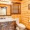 Broken Bow Cabin on 1 Acre with Hot Tub and Fire Pit! - Stephens Gap