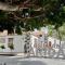 VISTA PLAZA - Exceptional Location