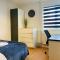 Entire 5 Bedroom House, Fast Wi-FI, Free Parking