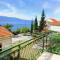 Apartments by the sea Brist, Makarska - 22463 - Podaca