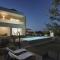 Holiday house with a swimming pool Barbariga, Fazana - 22763
