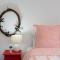 Pretty Pink Queenslander with Spectacular Views!