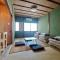 Amino Guesthouse Bench