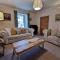 Woodview Cottage, Quaint cottage in pretty village