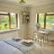Cosy 3-bedroom home with garden and log burner. - 埃文河畔布拉德福