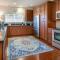 Stunning huge one level 1350 ft. cottage - مشن فيجو