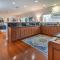 Stunning huge one level 1350 ft. cottage - مشن فيجو