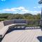 Oceanside, Hot Tub, Lake Views! Dogs Welcome! -OS2J, Jeanes Dream