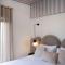 Stay Chic Athens