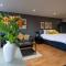 Perfectly Located City Centre Studio Apartment - West One with FREE WIFI, GYM ACCESS, NETFLIX