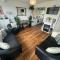 The Green One, Sunbeach, Scratby - Two bed chalet, sleeps 5, free Wi-Fi, pet friendly, bed linen and towels included plus free entry to onsite clubhouse