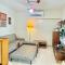 1 Queen Bed & 2 double beds at One Uptown Residences with XBOX and Netflix - 马尼拉