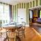 Luxurious Vineyard Hideaway At Stanlake Park
