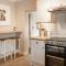 Cosy 2 bed cottage in charming village of Christleton - For up to 5 - Christleton