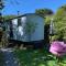Tides Reach, Deluxe Shepherds hut 1, 100m from the Beach