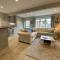 The Hut- Private 1 Bed Guesthouse in Lymington Town Centre, garden & parking