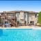 Spacious Pool House with tons of amenities!
