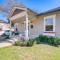 Walkable Dallas Bungalow 4 Mi to Downtown