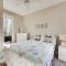 Cozy Wells Cottage with Pool Access 1 Mi to Beach! - ويلز