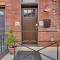 3 Mi to Dtwn Charming Row House in Pittsburgh