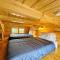 2 Bedroom Log Cabin on Lake James with Loft- Private Resort Amenities - ماريون