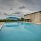 Lago Vista Home with Putting Green, Pool, and Jacuzzi - Leander