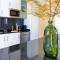 Casa LOLA - Renovated Apt close to Center and Beach