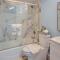 TAMPA BAY, BEACH step away, WIFI, FREE PARKING,POOLS, JACUZZI