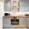 Spacious 4-bedroom townhouse in the city center with free parking
