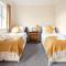 Spacious 4-bedroom townhouse in the city center with free parking