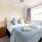 Spacious 4-bedroom townhouse in the city center with free parking