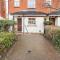 Spacious 4-bedroom townhouse in the city center with free parking