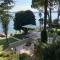 OceanGroupApartments Private Beach Suite, Gardone Riviera