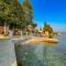 OceanGroupApartments Private Beach Suite, Gardone Riviera