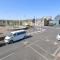 Dexters Den - Sea views, yards from Beach