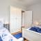 Gerties Getaway - 3 Bedroom cottage sleep 6-8
