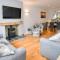 Gerties Getaway - 3 Bedroom cottage sleep 6-8
